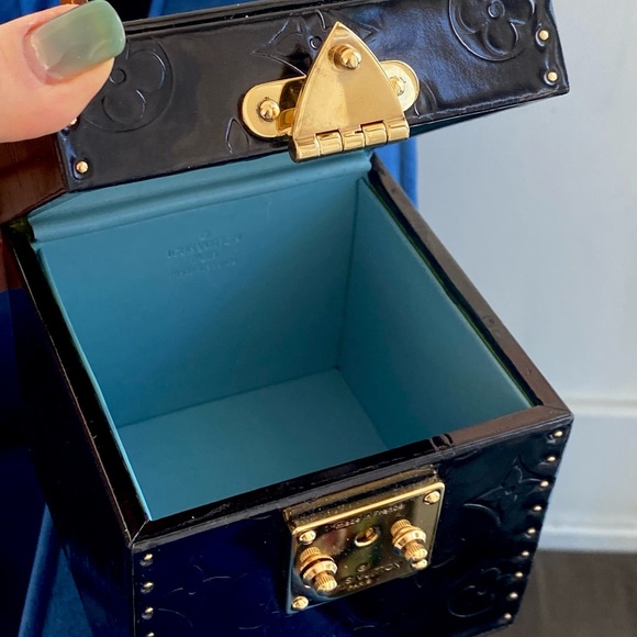 Louis Vuitton Bleecker Box Black - Picture 9 of 10